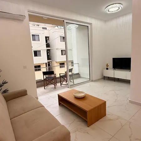 St Julians's Charm Apartment Is-Swieqi