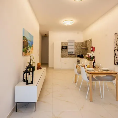St Julians's Charm Is-Swieqi